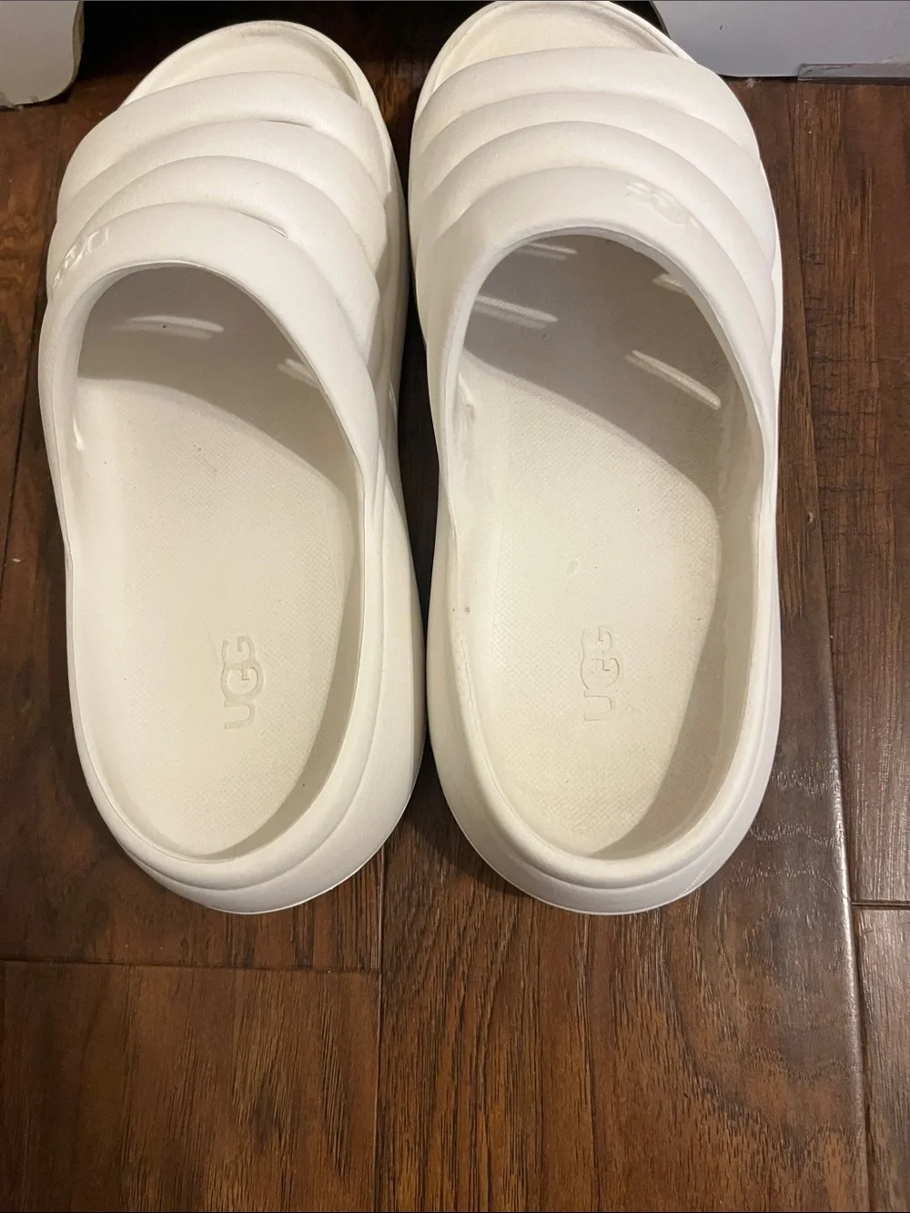 UGG kids white